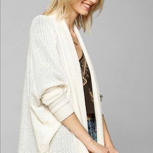 ECOTE’ Urban Outfitters White Open  Cardigan